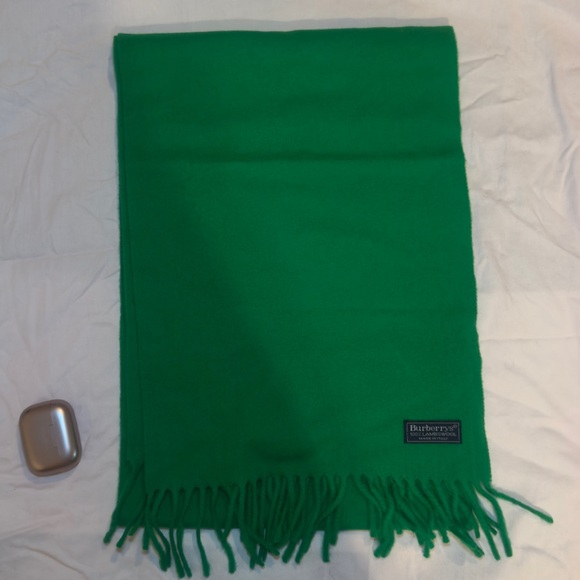 Burberry Vibrant Green lambsWool Scarf made in Italy - Picture 12 of 13